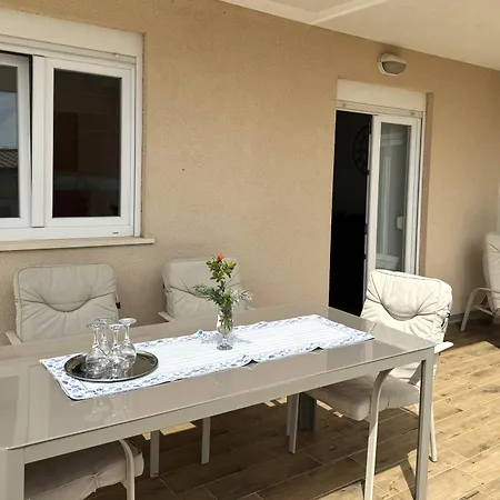 One Bedroom Apartman